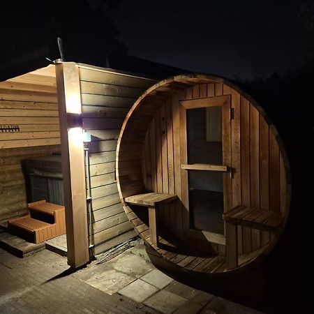 Luxe Boshuisje Met Prive Wellness & Jacuzzi Op De Veluwe Ermelo Luaran gambar