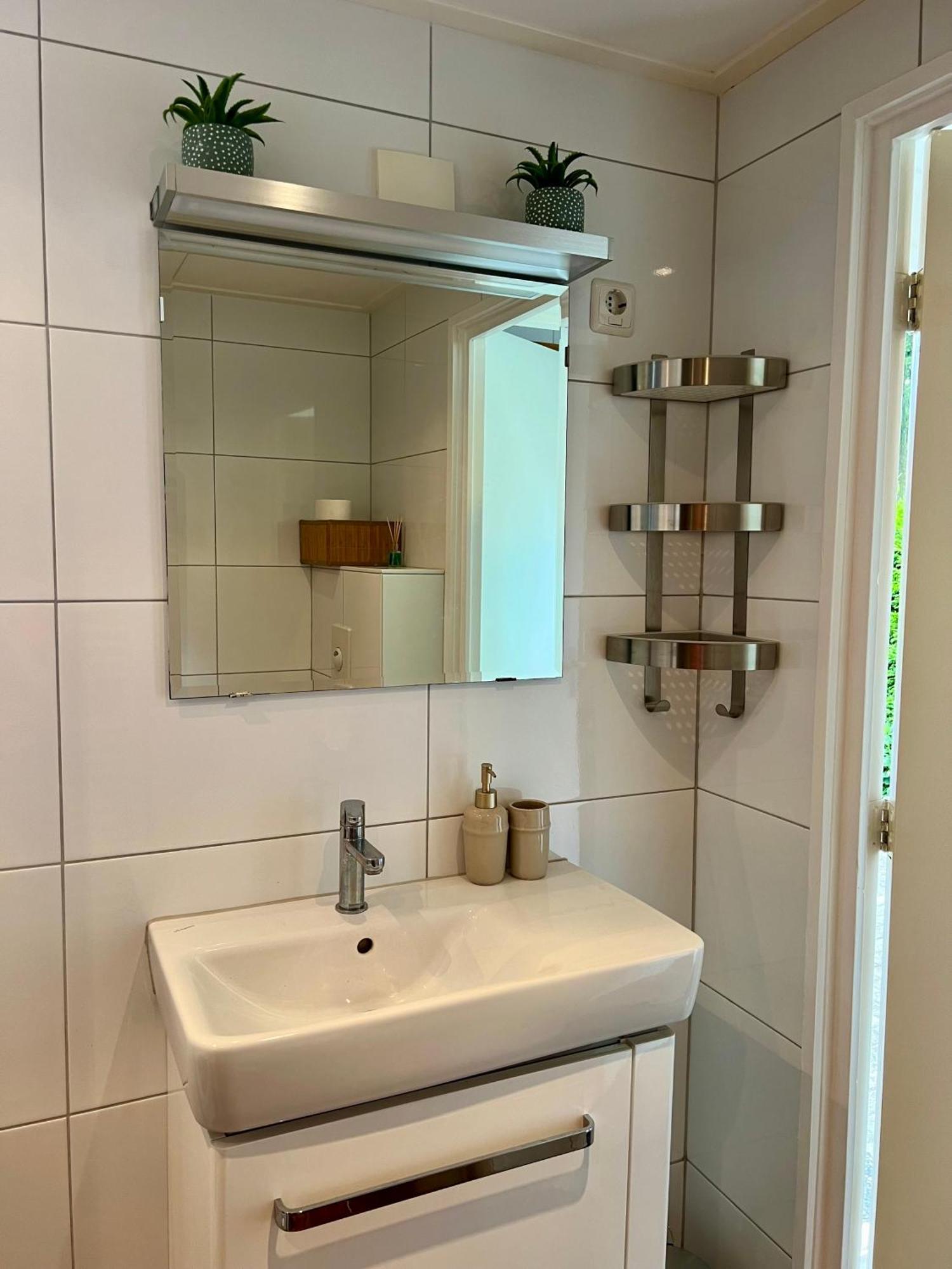 Luxe Boshuisje Met Prive Wellness & Jacuzzi Op De Veluwe Ermelo Luaran gambar