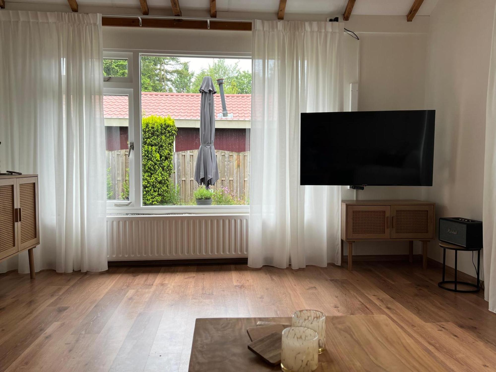 Luxe Boshuisje Met Prive Wellness & Jacuzzi Op De Veluwe Ermelo Luaran gambar