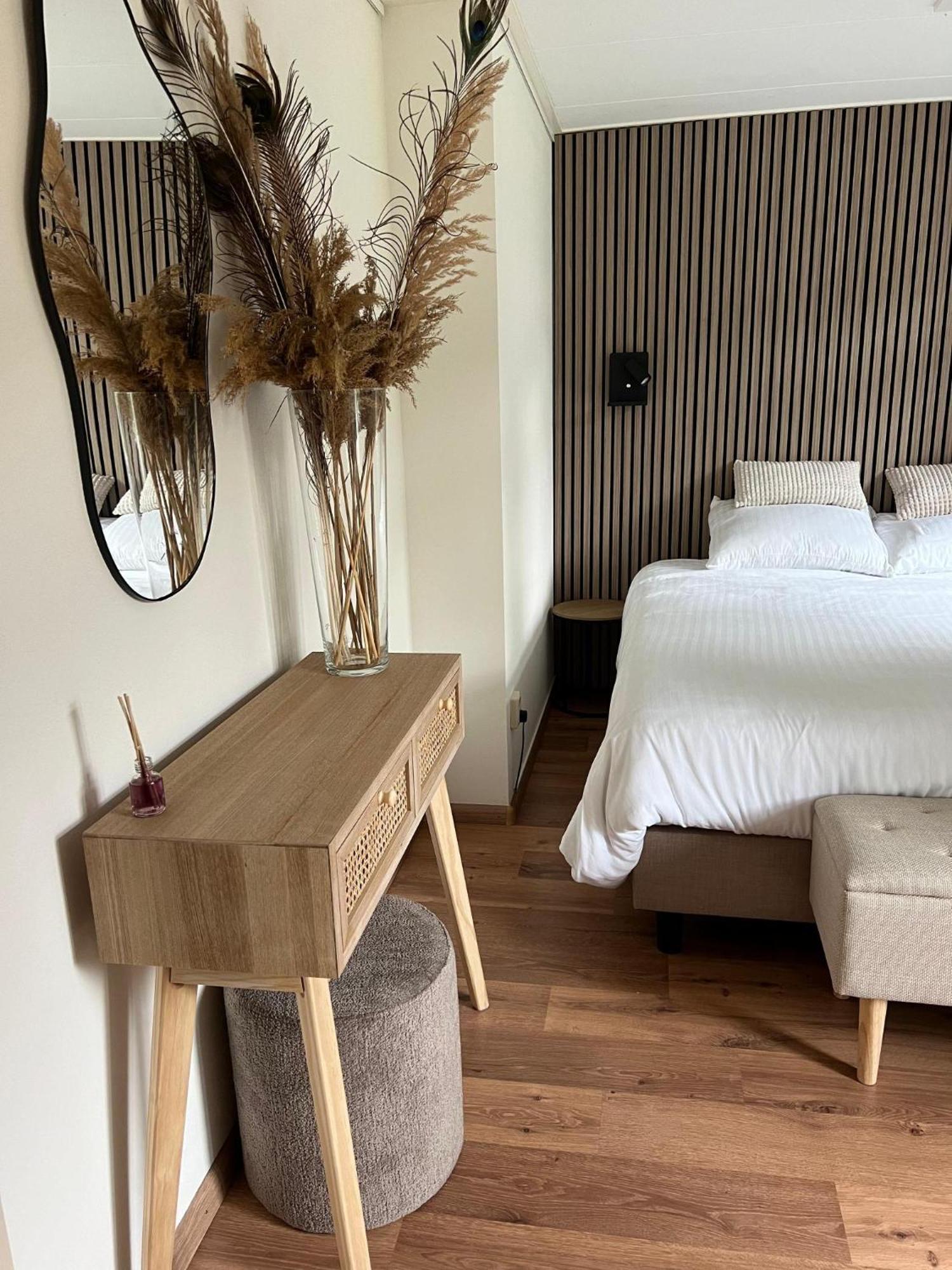Luxe Boshuisje Met Prive Wellness & Jacuzzi Op De Veluwe Ermelo Luaran gambar