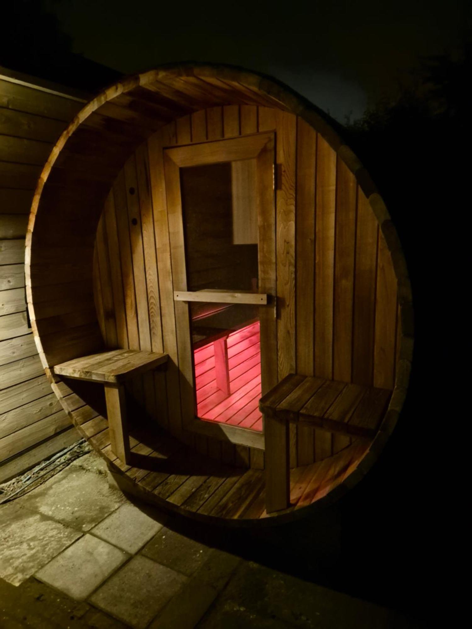 Luxe Boshuisje Met Prive Wellness & Jacuzzi Op De Veluwe Ermelo Luaran gambar